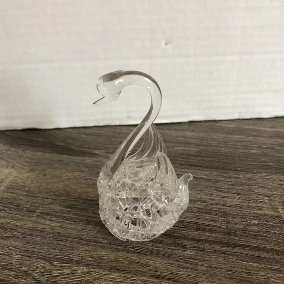 Hand Blown Spun  Glass Swan - Picture 1 of 8